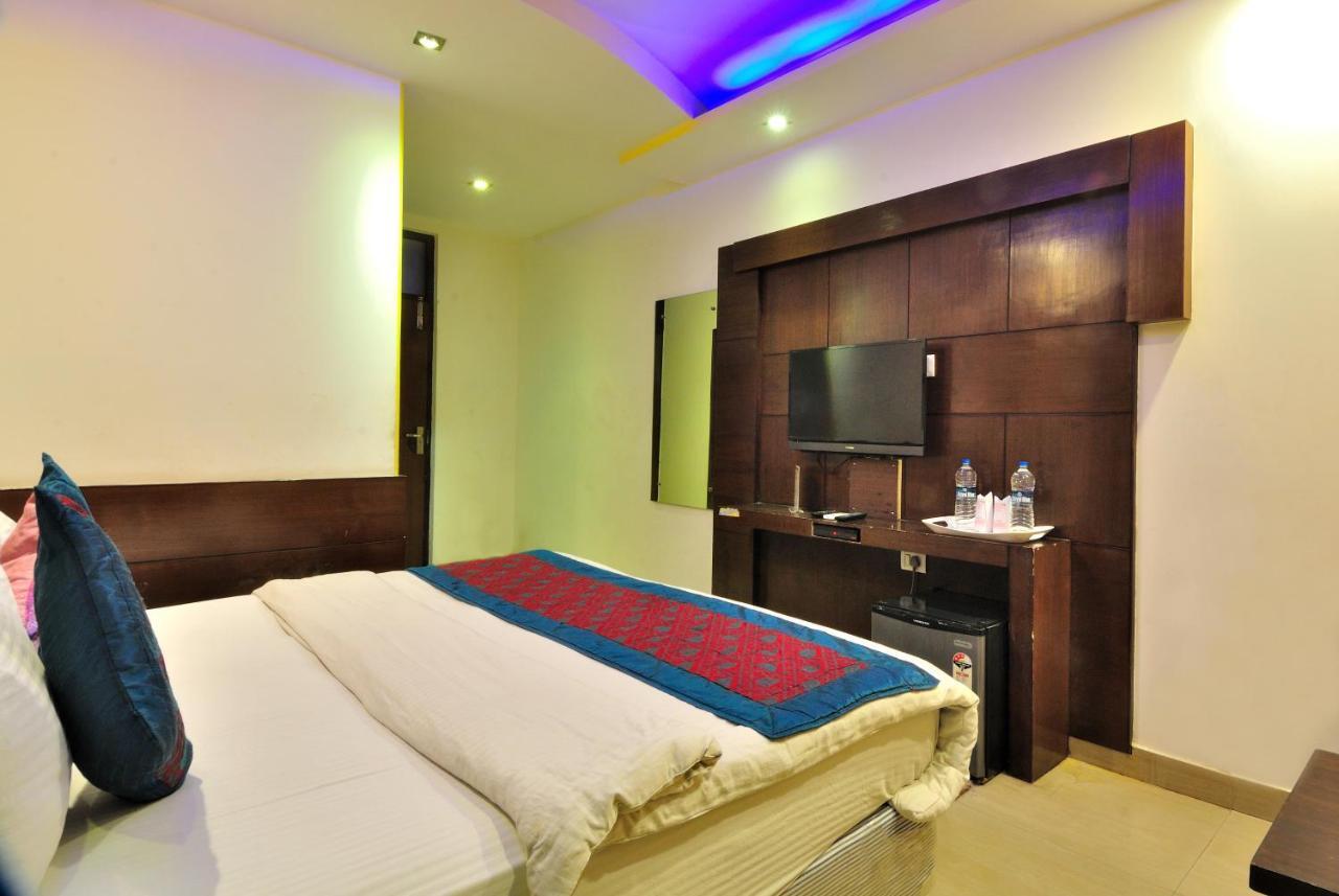 Hotel Shelton New Delhi Eksteriør bilde